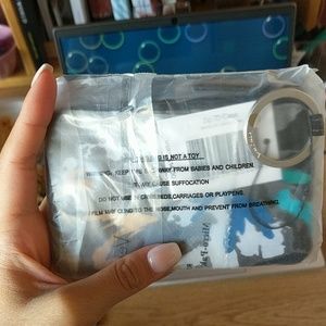 Vera bradley zip Id case splash floral